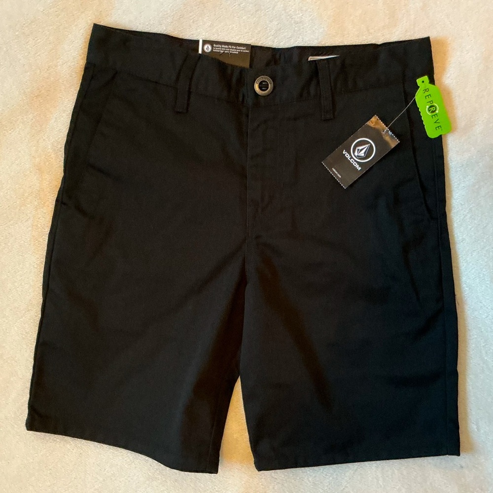 NEW Volcom Youth “Frickin” Modern Straight Chino Shorts NWT
